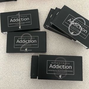 Younique Shadow Pallet, choose 1 in sizes. HTF NWT